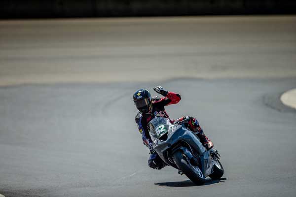 Andy DiBrino raced three different motorcycles and different classes at the oregon washington motorcycle road racing event at the Ridge motorsport park