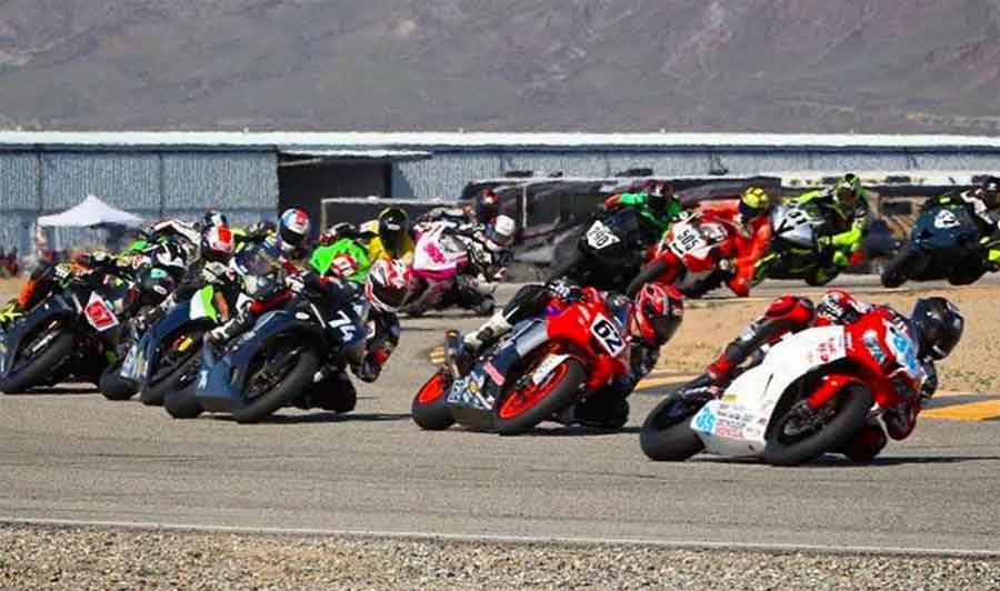Andy DiBrino pictured in 2nd #62 duking it out with MotoAmerica racers Benny Solis, Bryce Prince, Josh Herrin, and Oregon #1 plate holder Devon McDonough, along with Utah #1 plate holder Oleg Painykh. #cvma #chuckwalla #pdx #roadracing